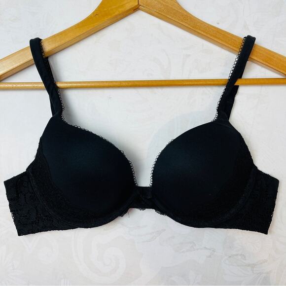 Victoria's Secret Other - Victoria's Secret Black Lace Push-up Bra Size 34B